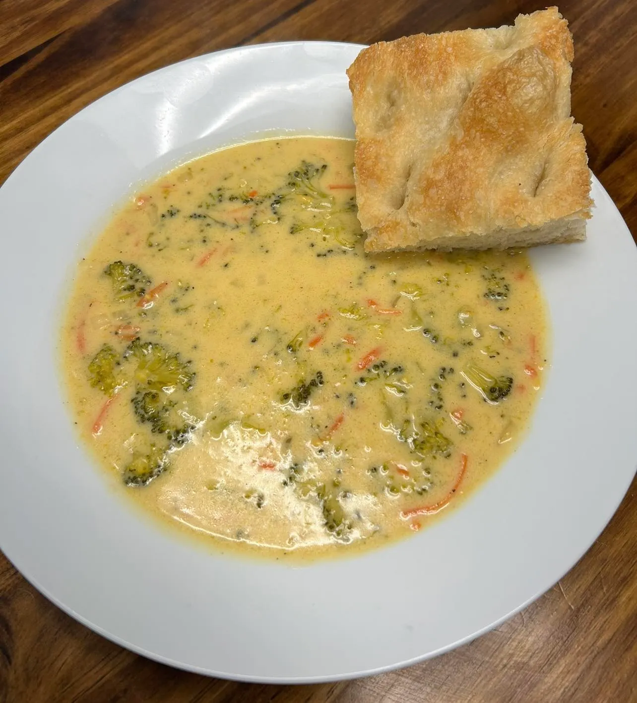 Broccoli cheddar soup with fresh bread